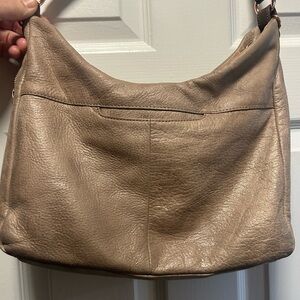 Elegant Tan Leather Shoulder Bag